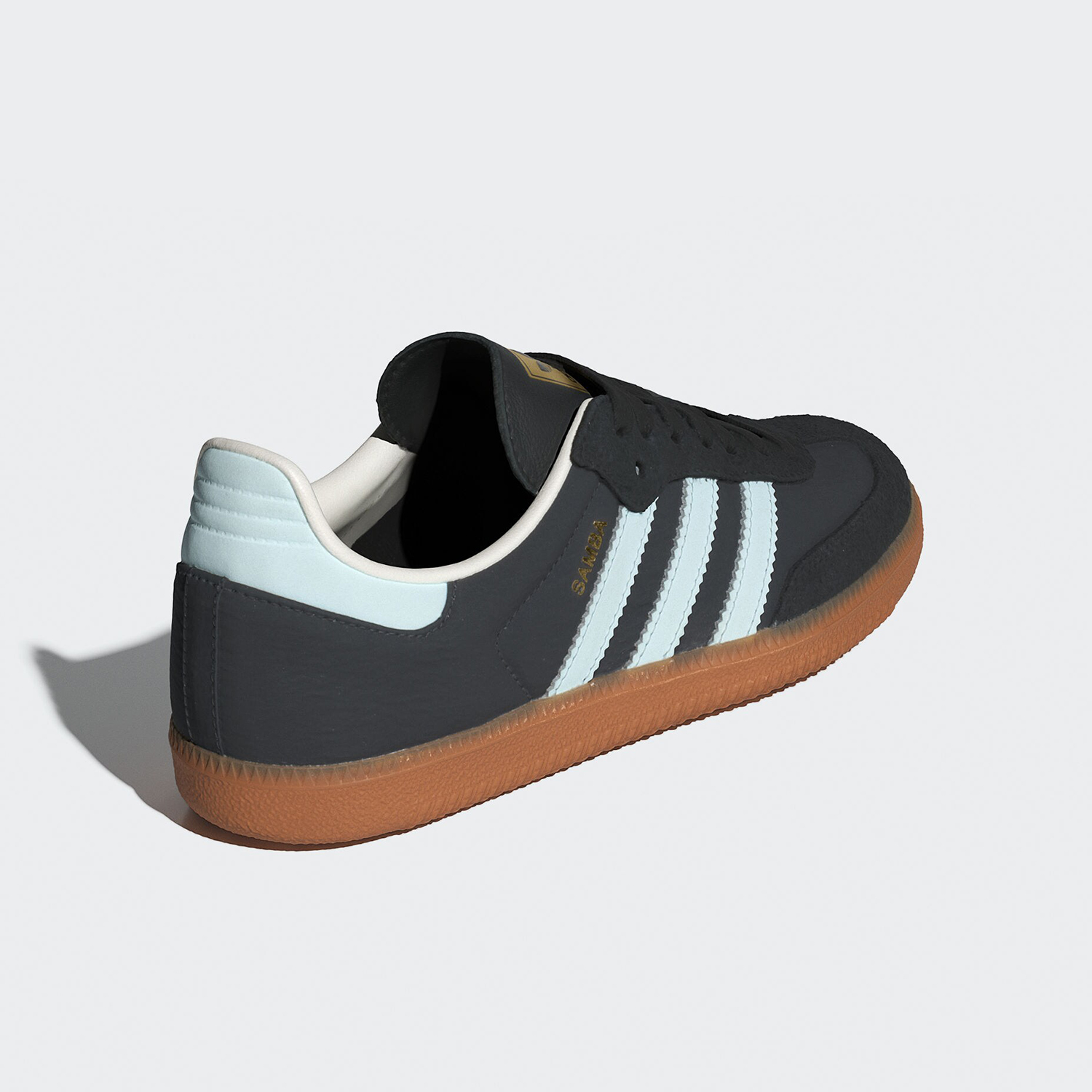 حذاء أديداس أصلي ثلاثي الأوراق - مراجعة Adidas Shoes Gazelle وسعره